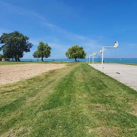 In Siofok/balaton 30359